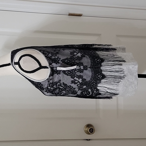 a.n.a. Size M Black Lace with Fringe Over Gray Sleeveless Tank Top, NEW with Tag - Picture 4 of 13